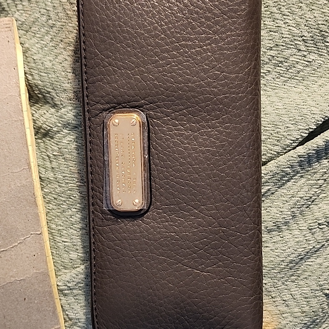 Marc By Marc Jacobs Wallet Brand New With Tags Faded Aluminum Marc By Marc Jacobs Wallet Brand New With Tags Faded Aluminum